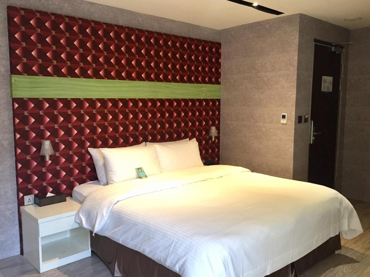 Fengjia Hotel Bell Taichung Buitenkant foto