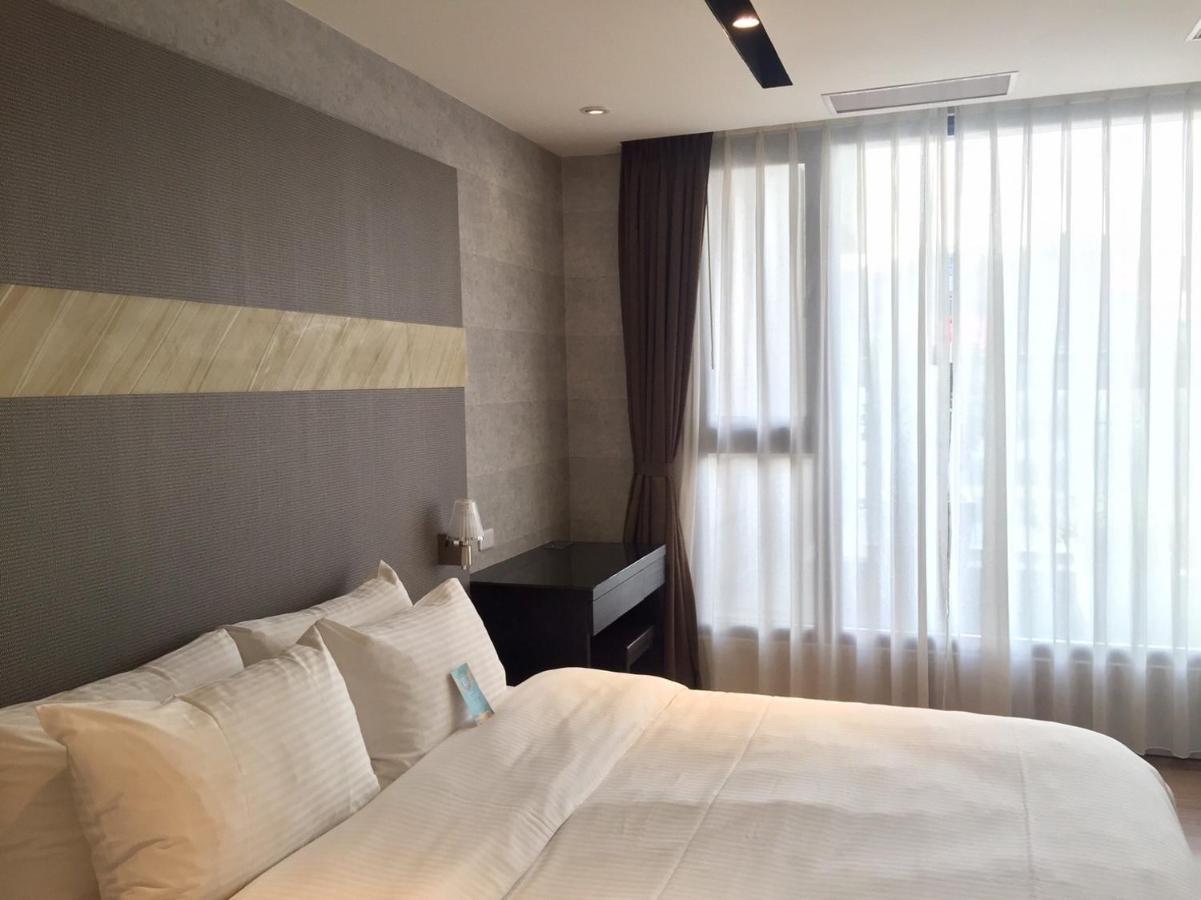 Fengjia Hotel Bell Taichung Buitenkant foto