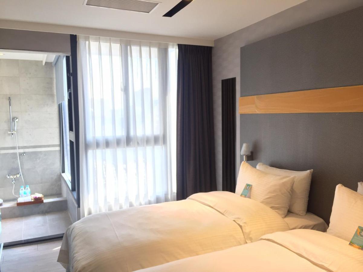 Fengjia Hotel Bell Taichung Buitenkant foto