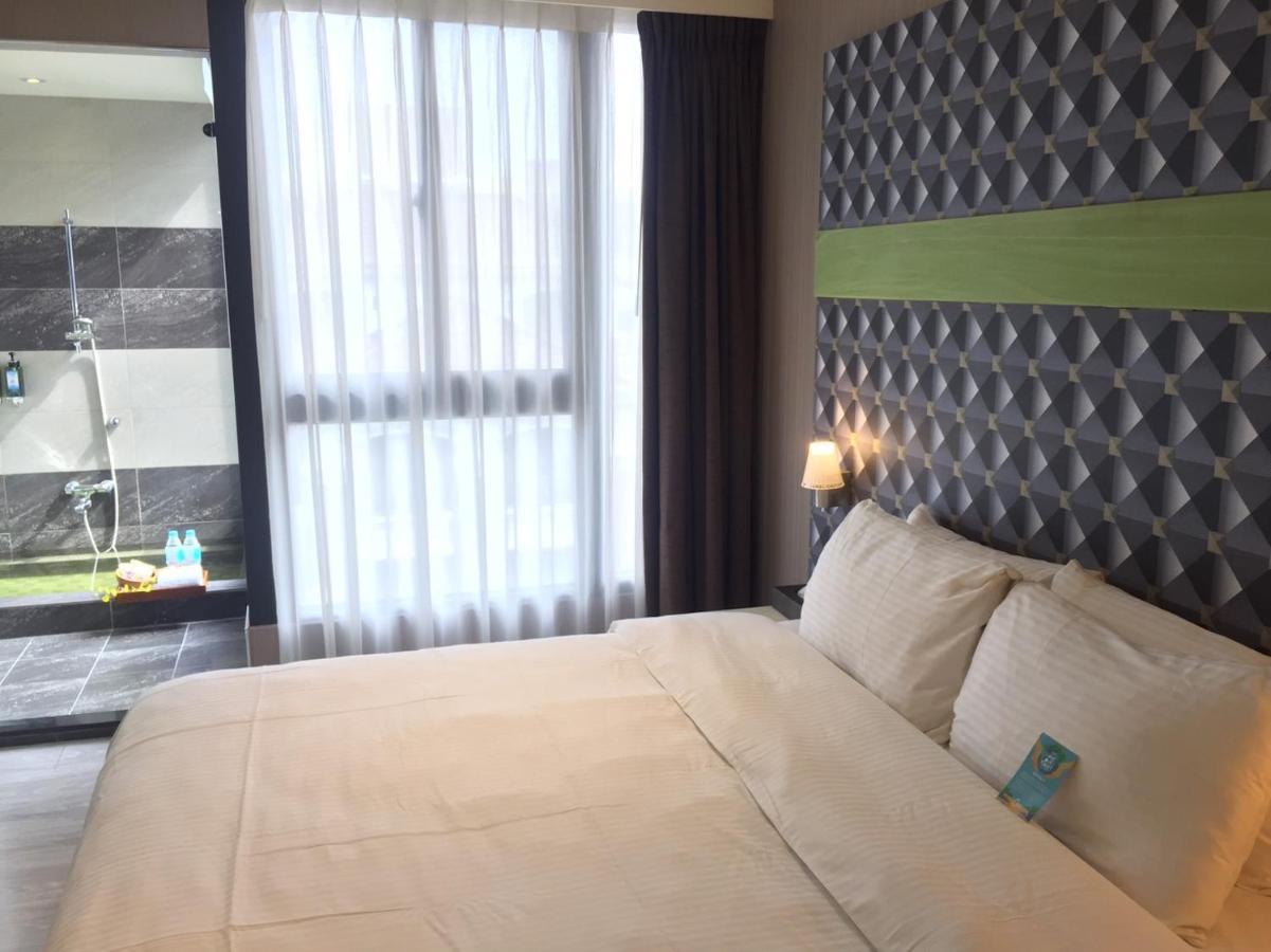 Fengjia Hotel Bell Taichung Buitenkant foto