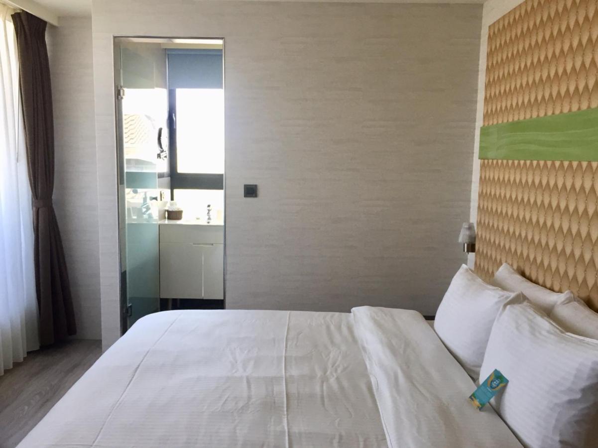 Fengjia Hotel Bell Taichung Buitenkant foto