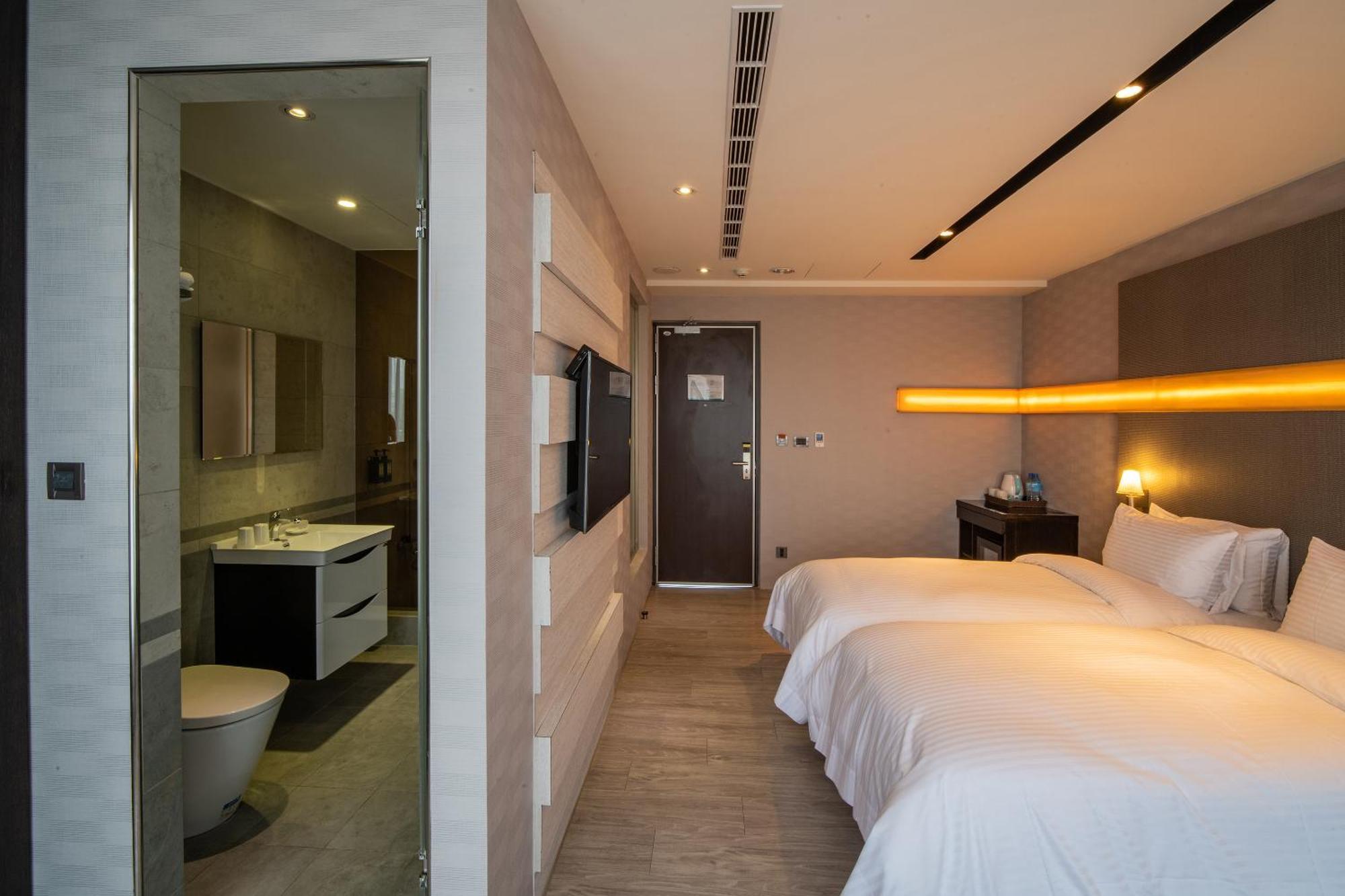 Fengjia Hotel Bell Taichung Buitenkant foto