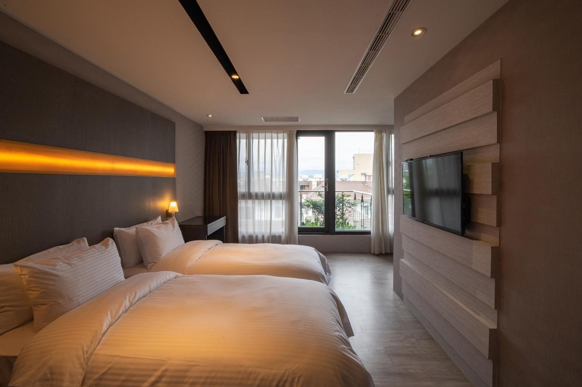 Fengjia Hotel Bell Taichung Buitenkant foto