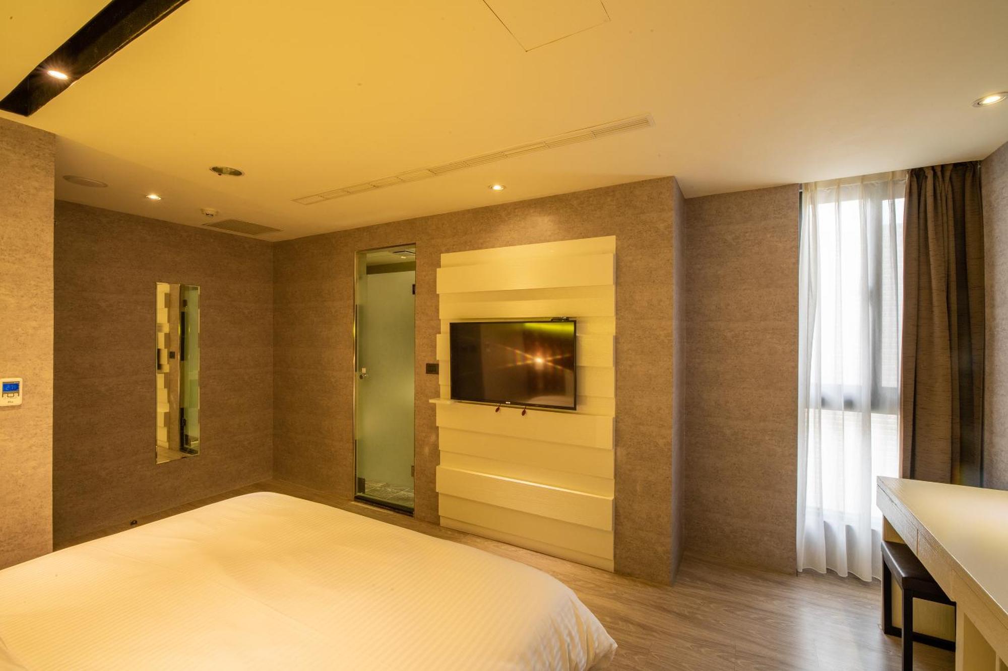 Fengjia Hotel Bell Taichung Buitenkant foto