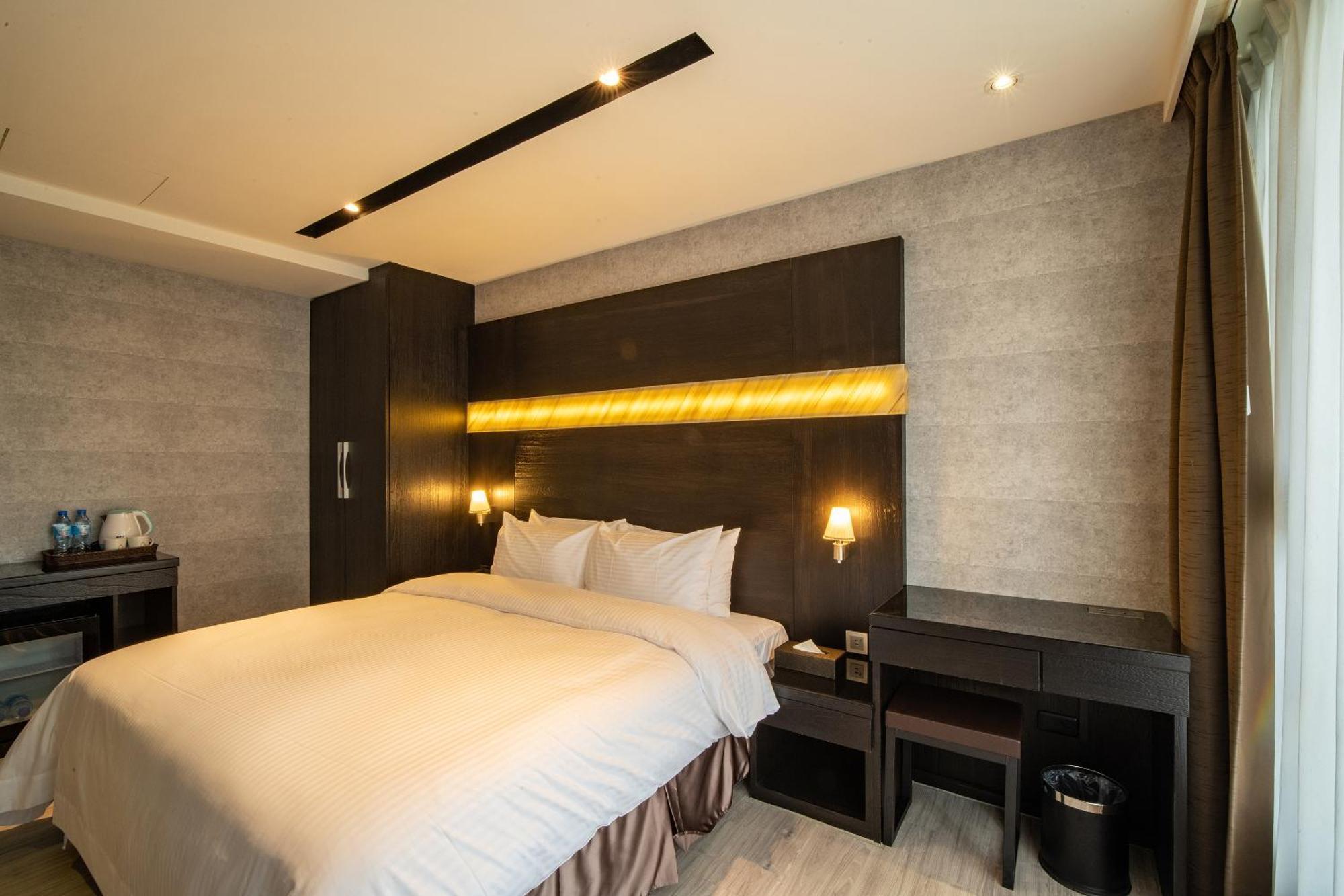 Fengjia Hotel Bell Taichung Buitenkant foto