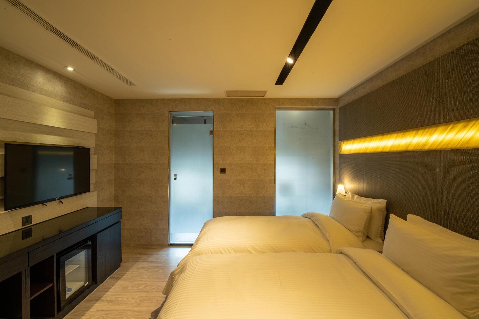 Fengjia Hotel Bell Taichung Buitenkant foto